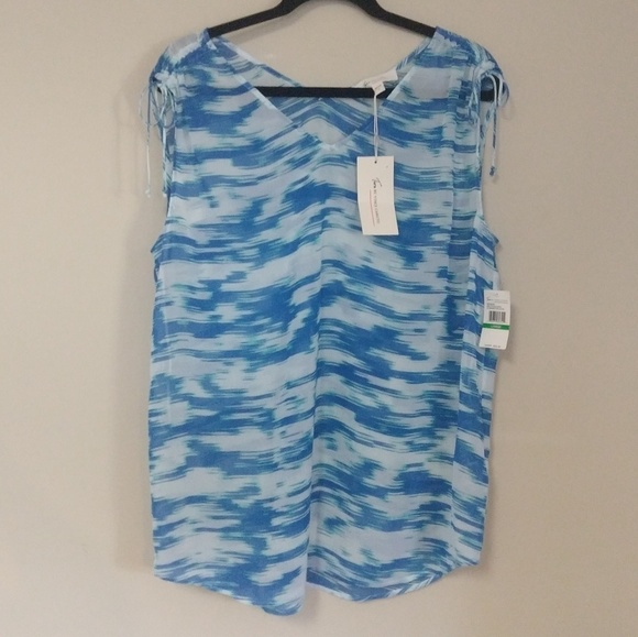 Two by Vince Camuto Poolside Summer Bloom Blouse - Picture 4 of 7